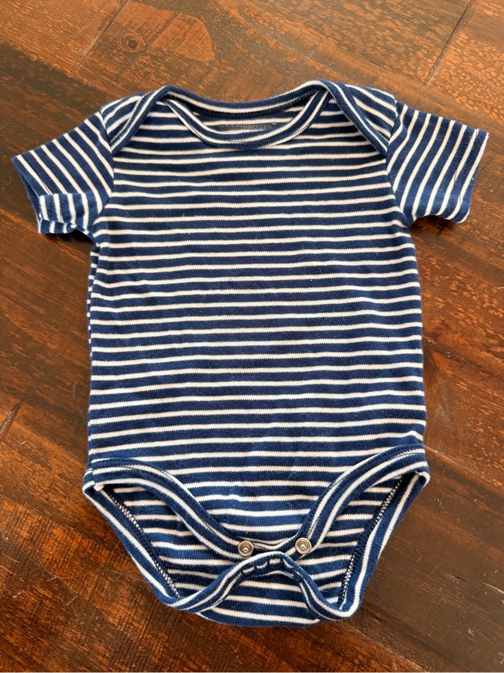 👚CLOSET CLEAN OUT SALE👖Striped Navy & White Baby Bodysuit 3M